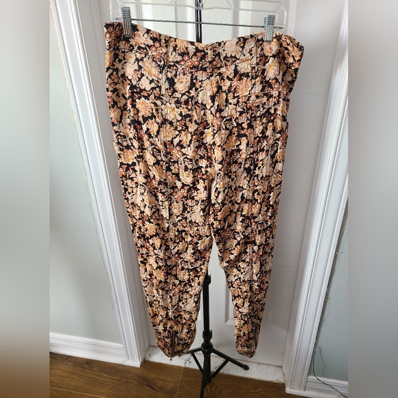 Anthropologie floral trouser/joggers - Picture 3 of 8